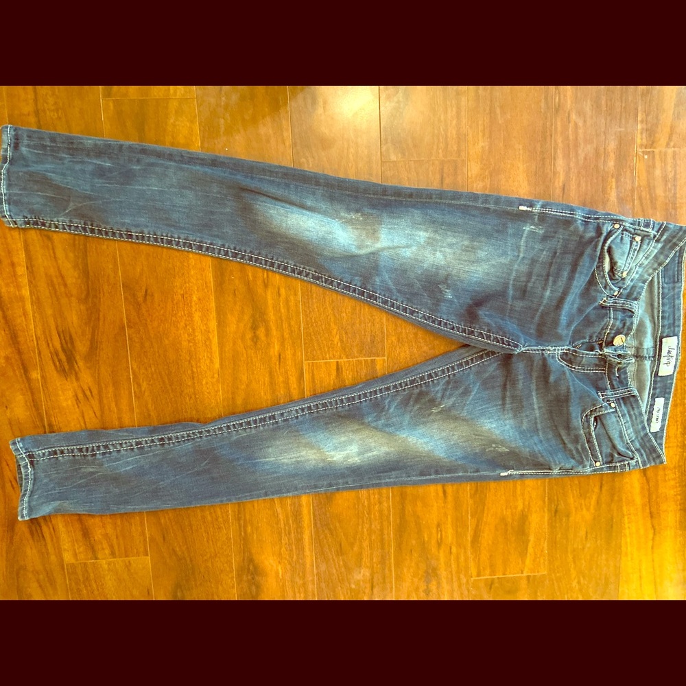 Women’s buckle jeans